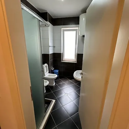 Holiday Apartments Shengjin דירה